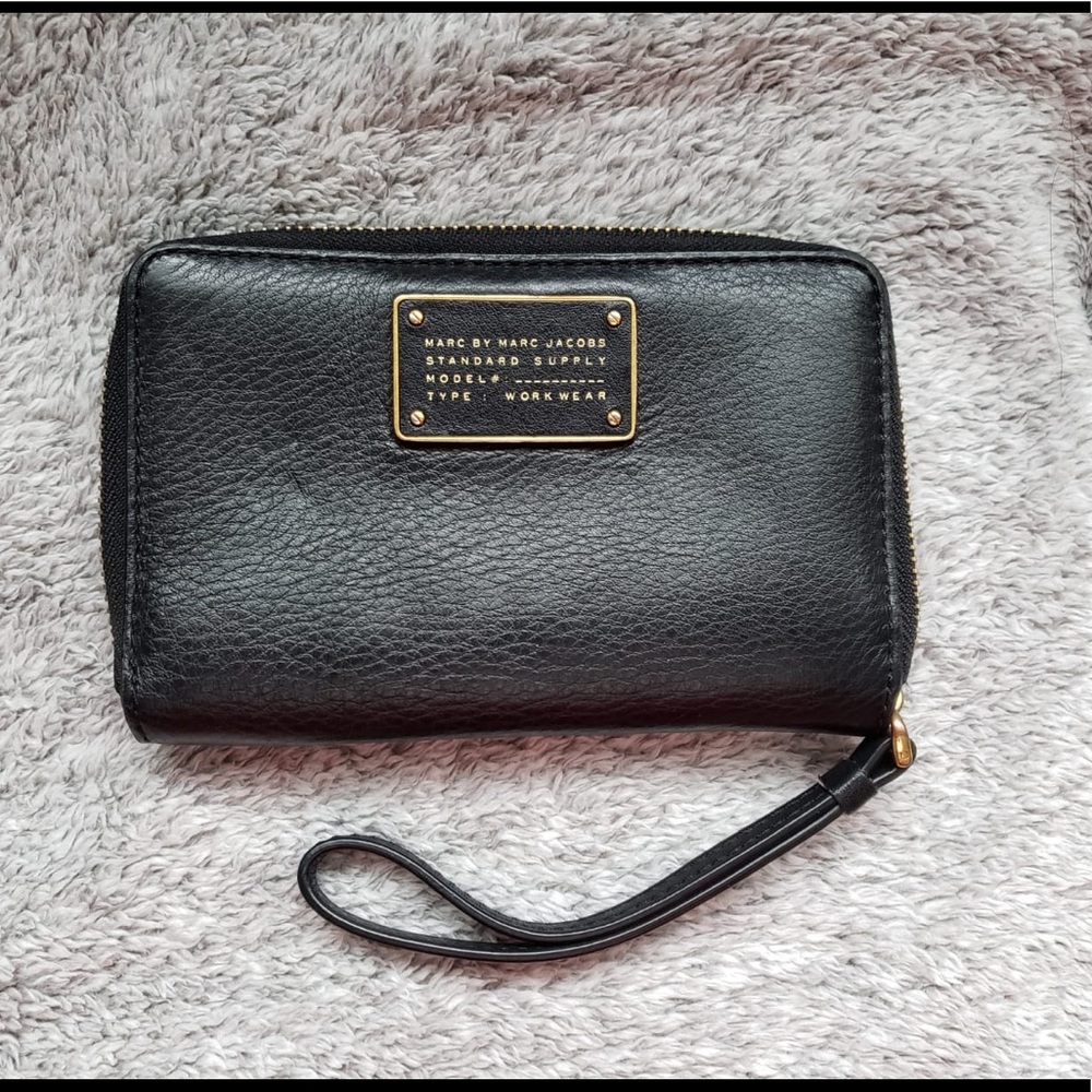 Marc Jacobs Leather Zip Phone Wristlet Wallet